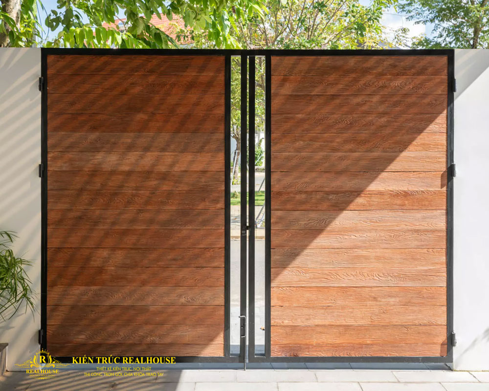 Cong-go-ket-hop-khung-kim-loai-realhouse