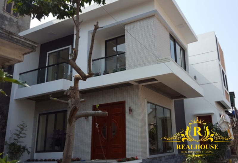 Thi-cong-biet-thu-2-tang-hien-dai-cua-anh-hien-o-ha-long-realhouse-1