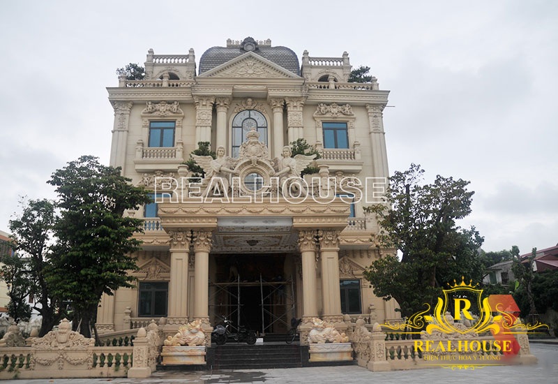 Thi-cong-lau-dai-co-dien-dep-long-lay-cua-co-lan-o-ninh-binh-realhouse