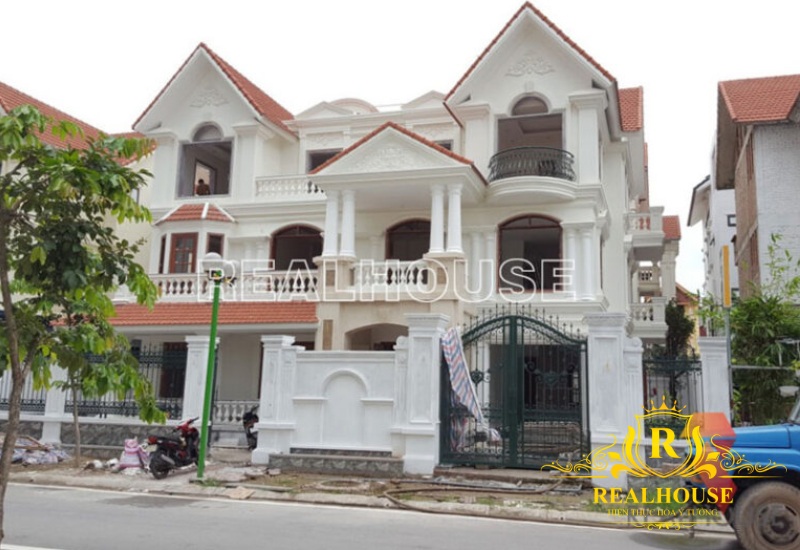 Thiet-ke-thi-cong-biet-thu-tan-co-dien-dep-cua-ong-dong-o-ha-noi-1-realhouse-1