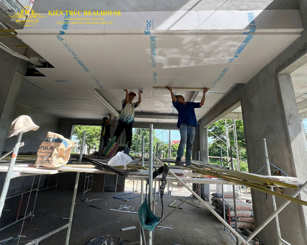 Chi-phi-xay-nha-3-tang-tron-goi-realhouse