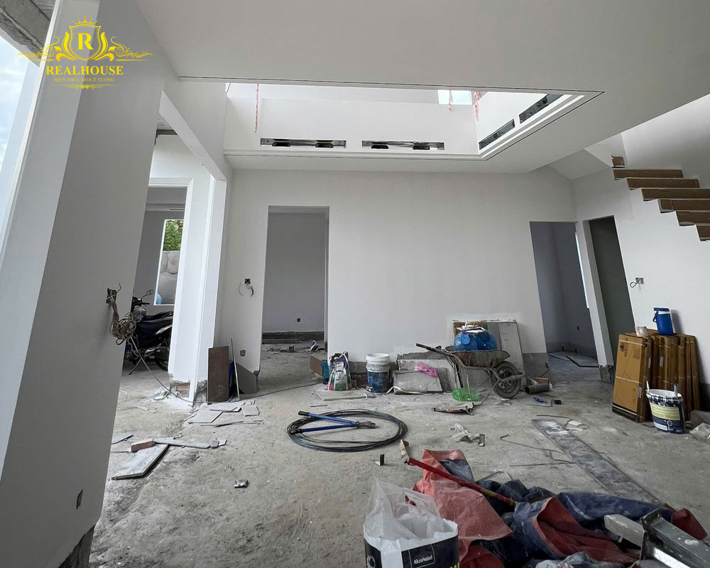 Chi-phi-xay-dung-mau-nha-mai-my-cap-4-realhouse