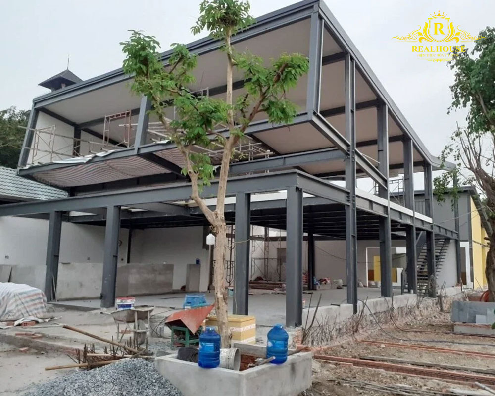 Co-nen-xay-nha-tien-che-cap-4-co-gac-lung-khong-realhouse