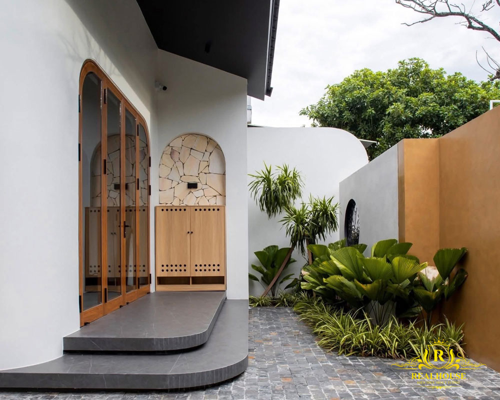 Mau-nha-co-san-vuon-ban-cong-realhouse