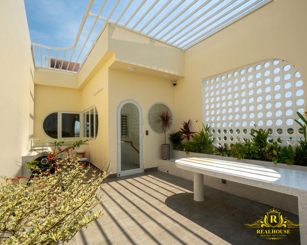 Nha-4-tang-co-san-thuong-realhouse