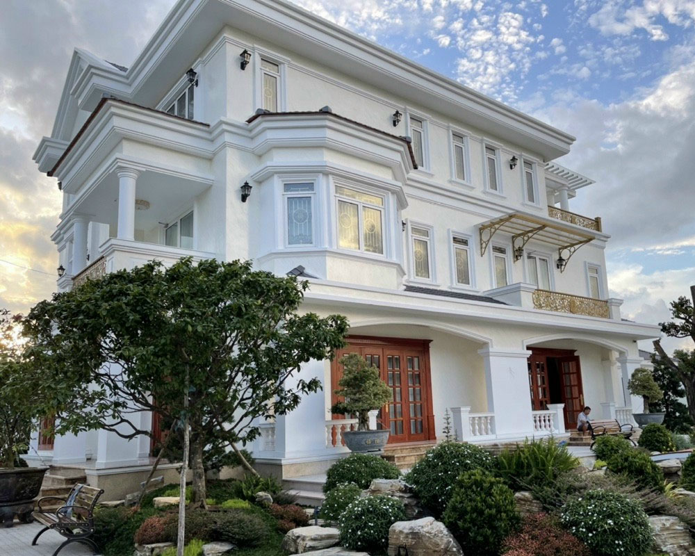 Nha-vuon-tan-co-dien-realhouse