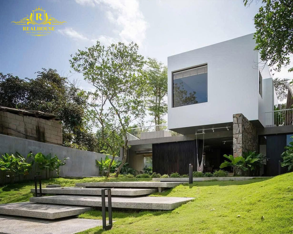 Cac-mau-thiet-ke-biet-thu-2-tang-100m2-duoc-ua-chuong-hien-nay-5-realhouse