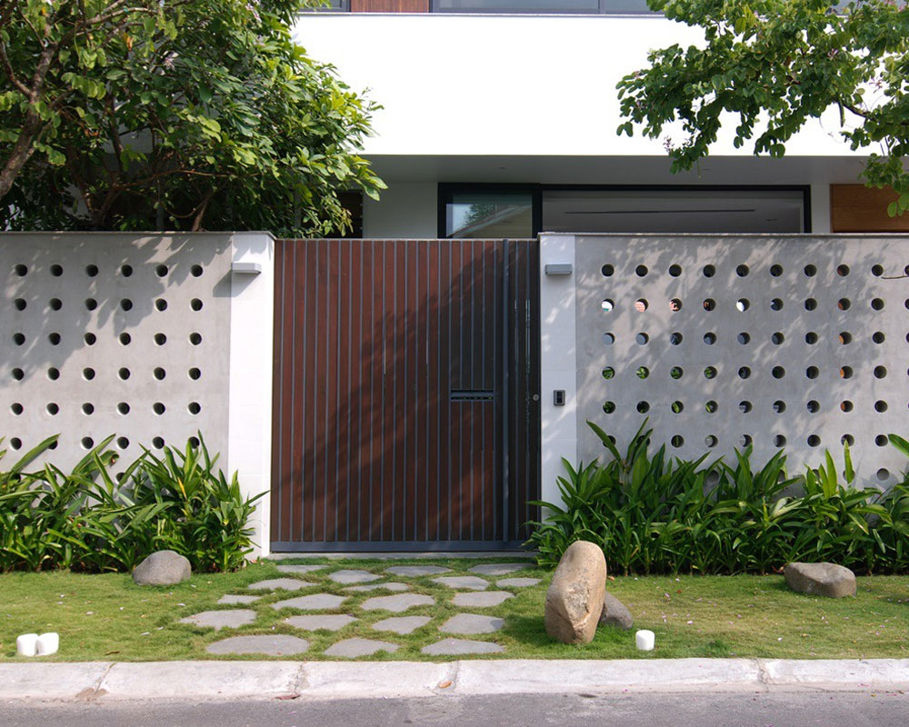 Hang-rao-biet-thu-ket-hop-da-tu-nhien-1-realhouse